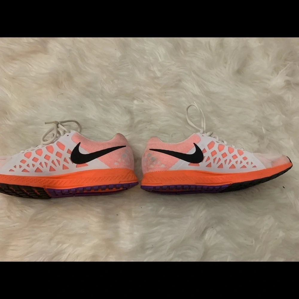 Nike women’s sneakers